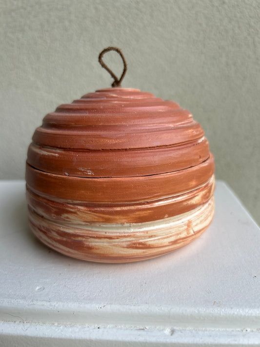 Lidded box terra